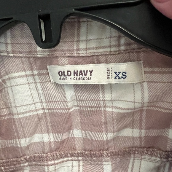 XS OLD NAVY Cream and light brown/light purple plaid flannel - Picture 5 of 6